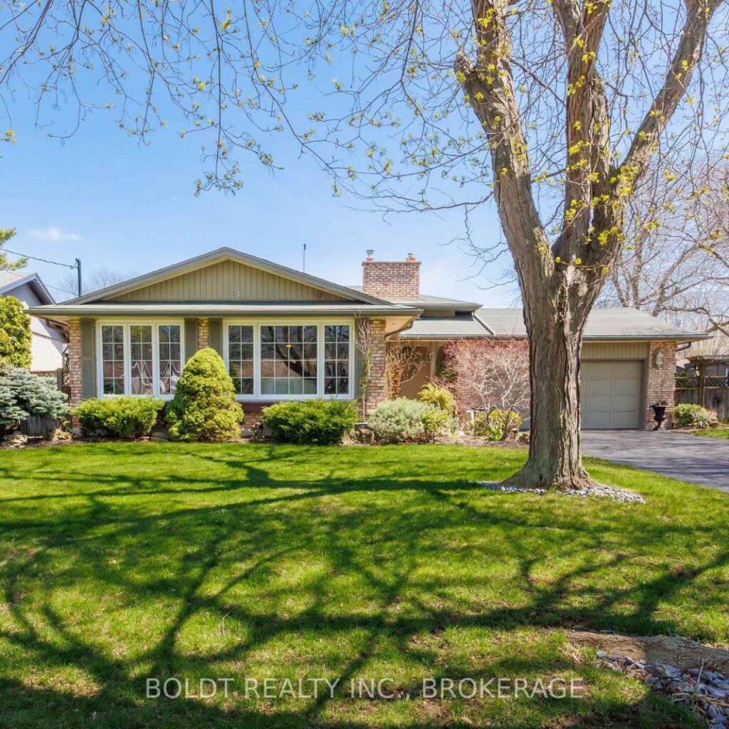 Front exterior photo of 24 Mississauga Road, Niagara Region property listing by Ken Peterkin